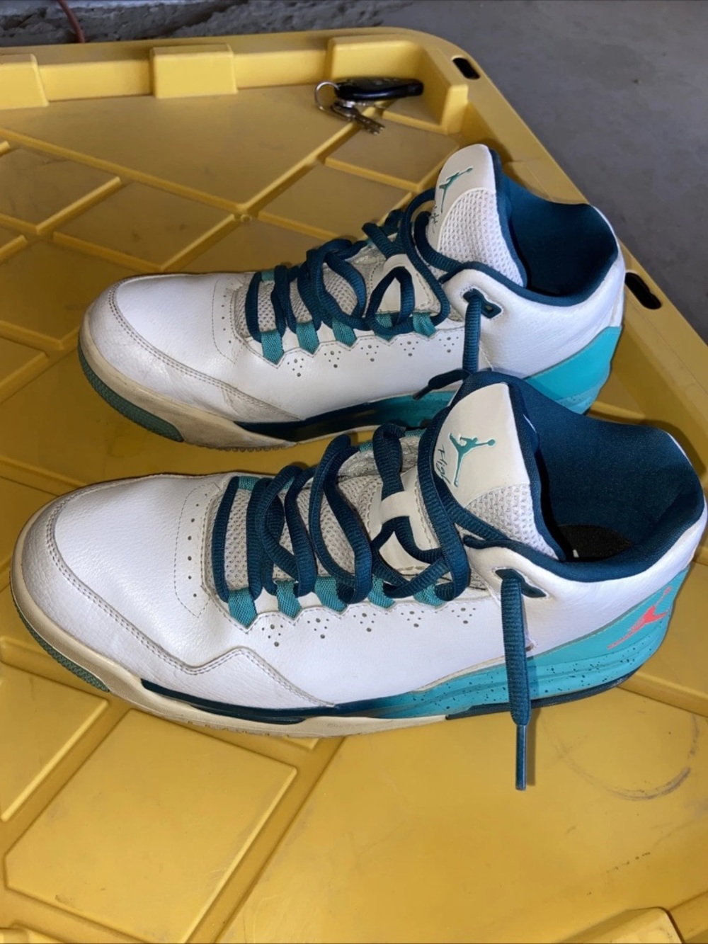 Air Jordan Nike 2014 Air Jordan Flight Origin 2 Sneakers White & Teal Size 11.5